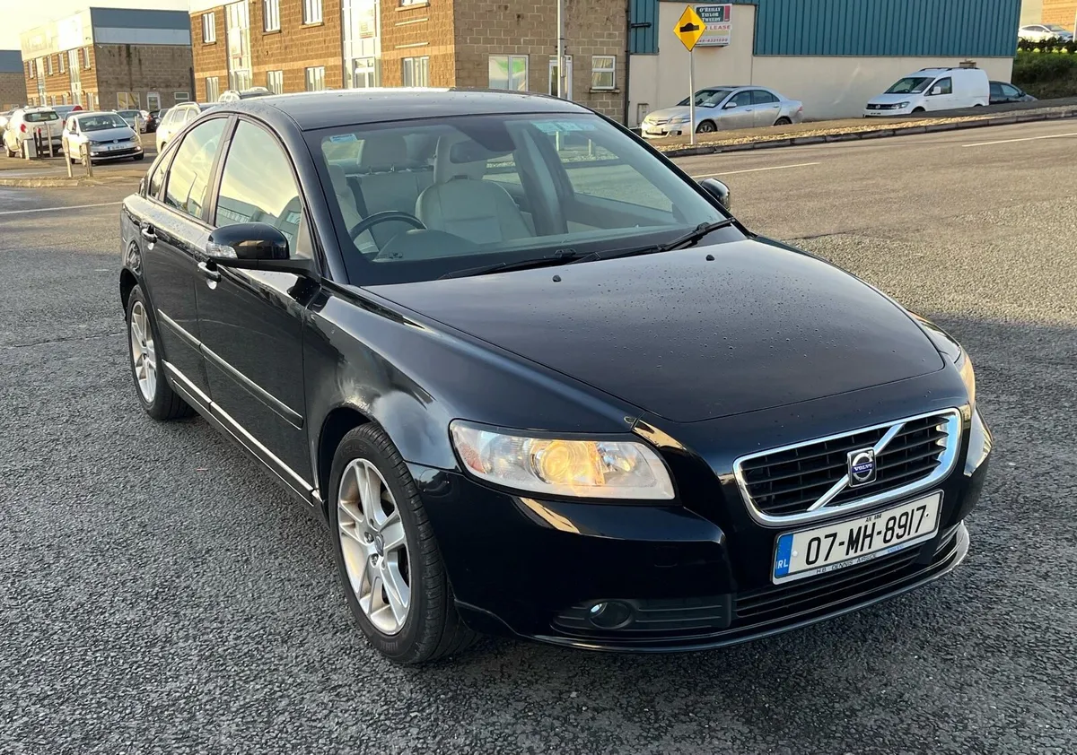 Volvo s40, 2007, 206000 km - Image 1