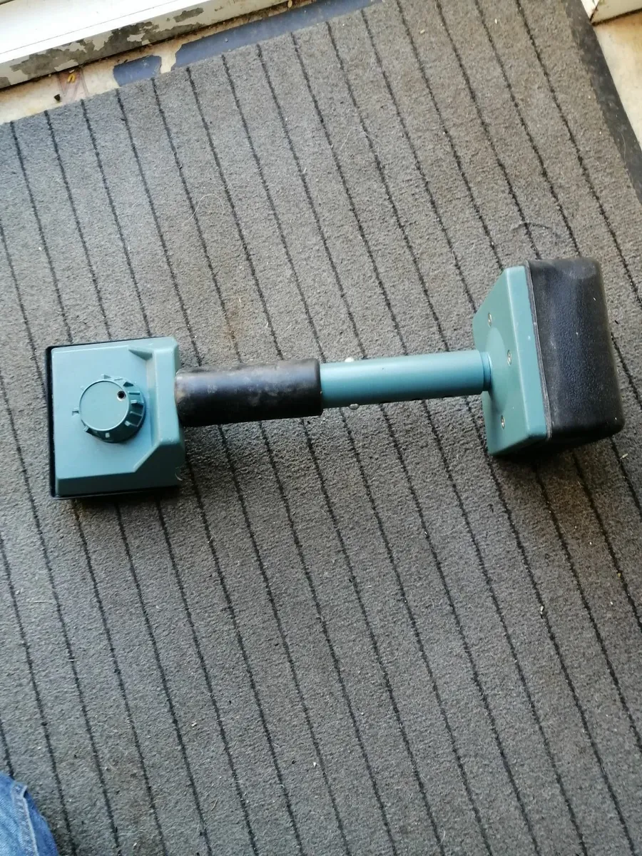 Carpet Stretcher - Image 1