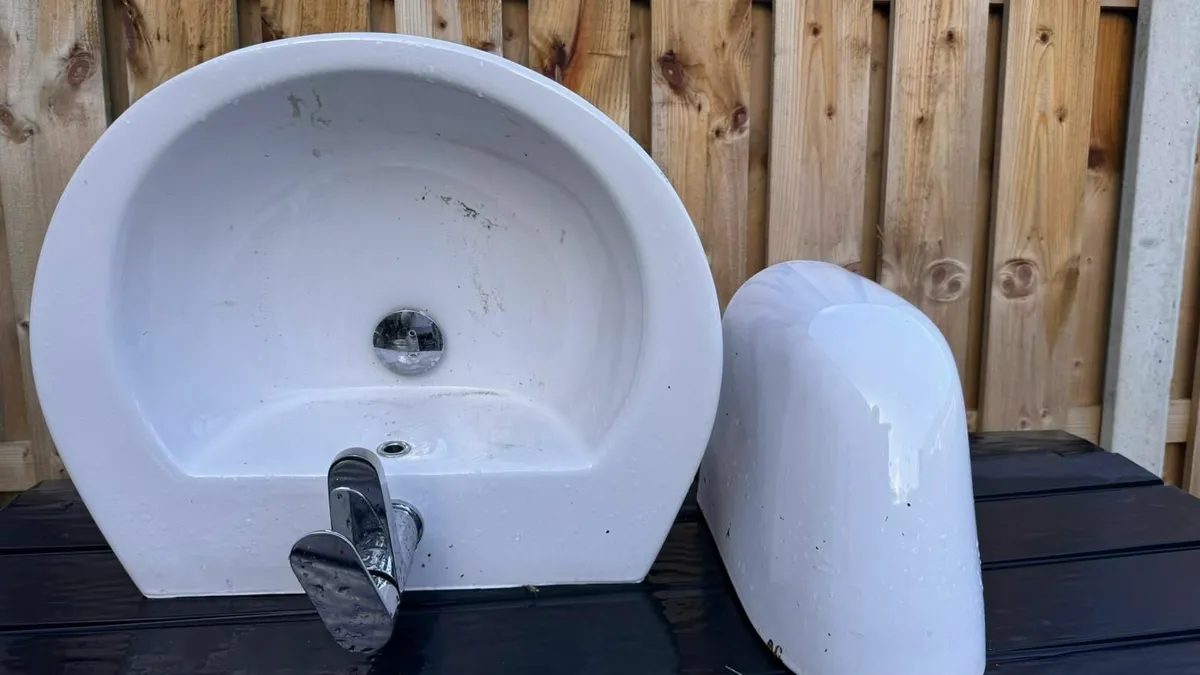 Bathroom Sink - Image 2