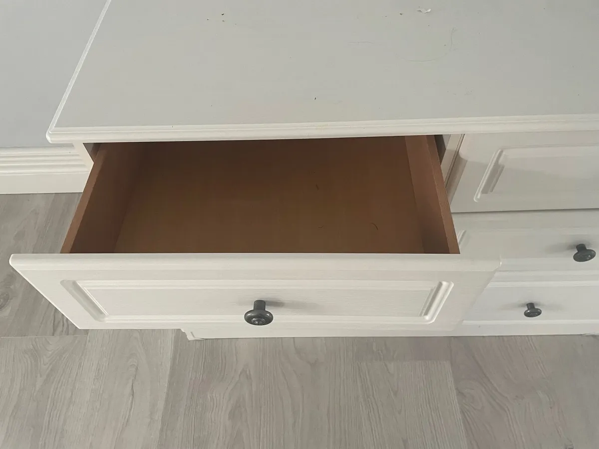 Chest of drawers - Image 1