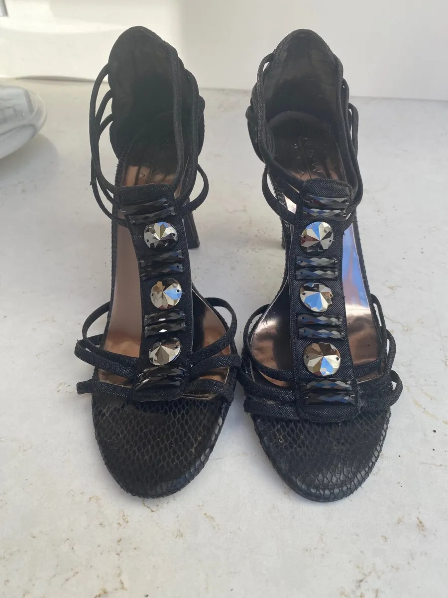 Ladies black sandals - Image 1