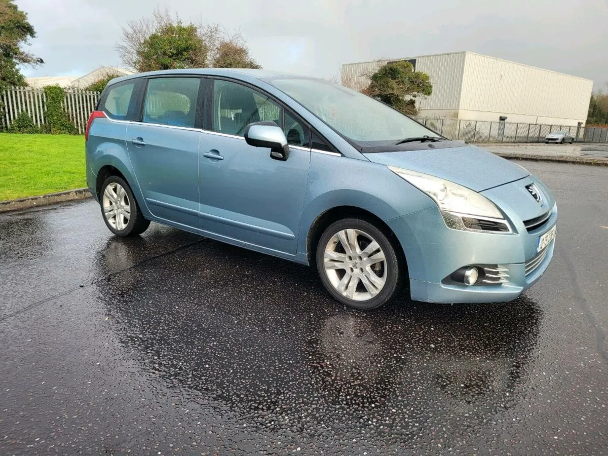 SPOTLESS 2012 PEUGEOT 5008 7 SEATER. - Image 1