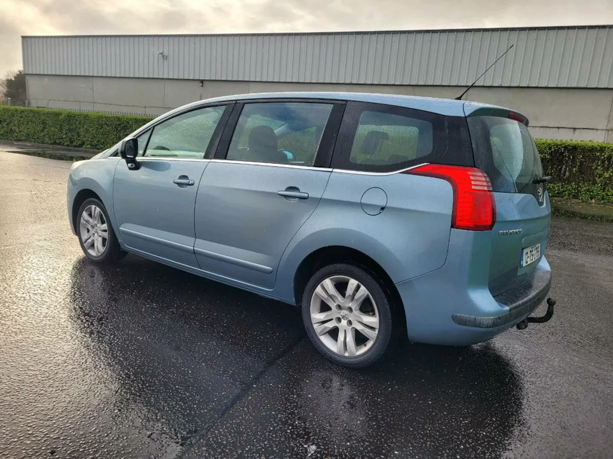 SPOTLESS 2012 PEUGEOT 5008 7 SEATER. - Image 3