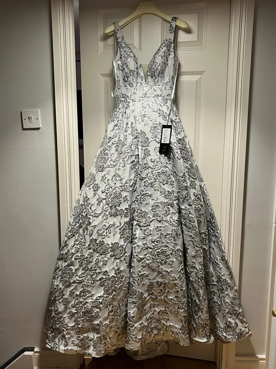 Debs/Ball gown - Image 3