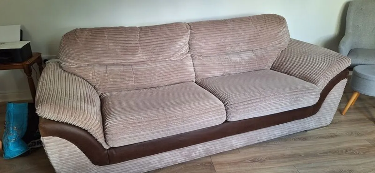 sofa and 2 x chairs with footstools - Image 3