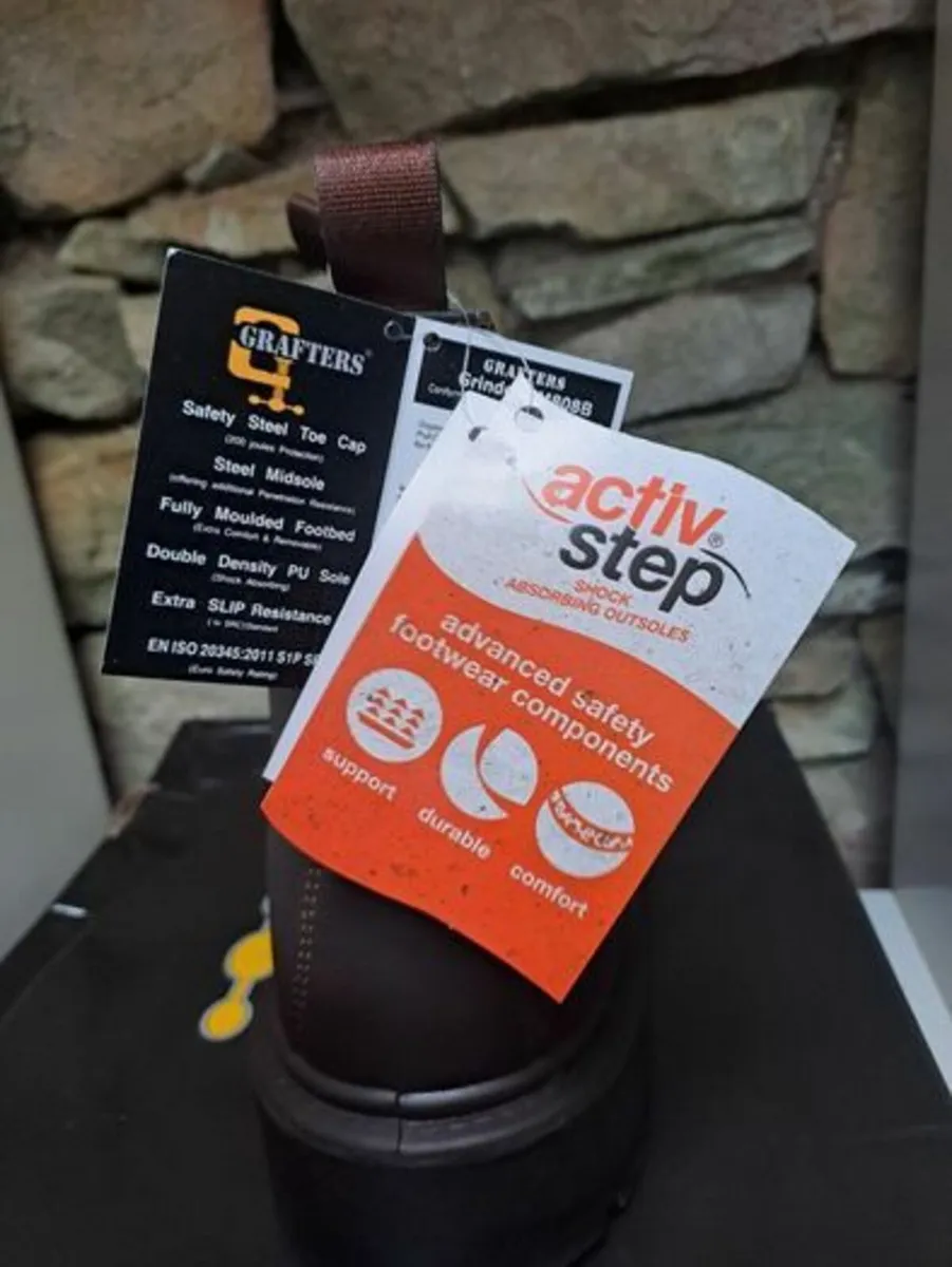 Grafters Safety boots size 16 NEW - Image 4