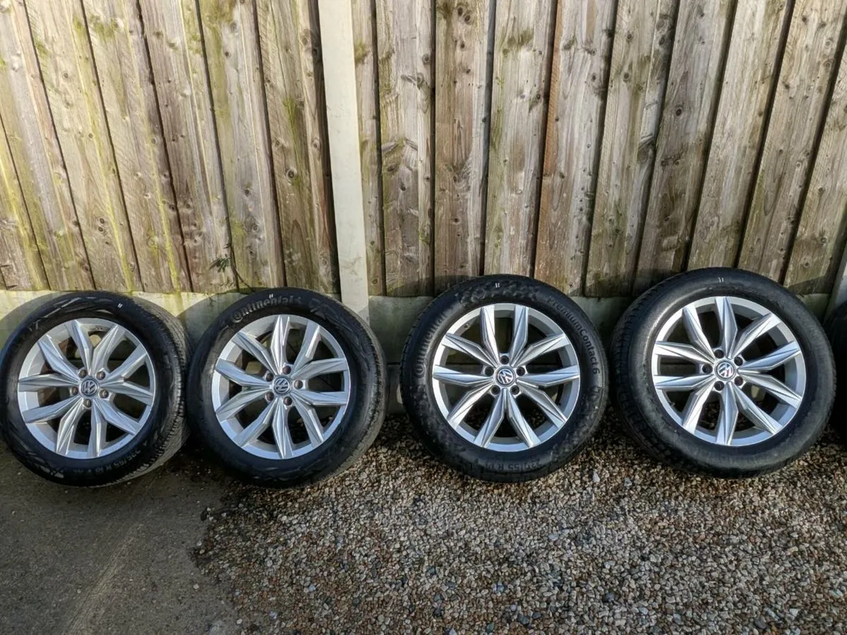 Lot 11
18” Genuine Volkswagen Tiguan Alloy Wheels - Image 1