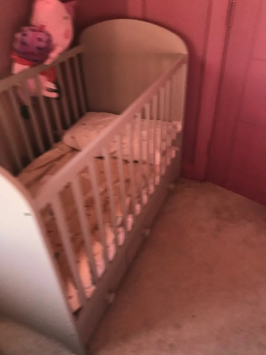 Baby cot - Image 2