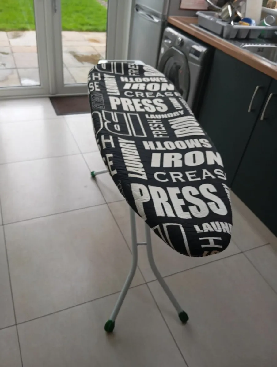 Ironing board - Image 1