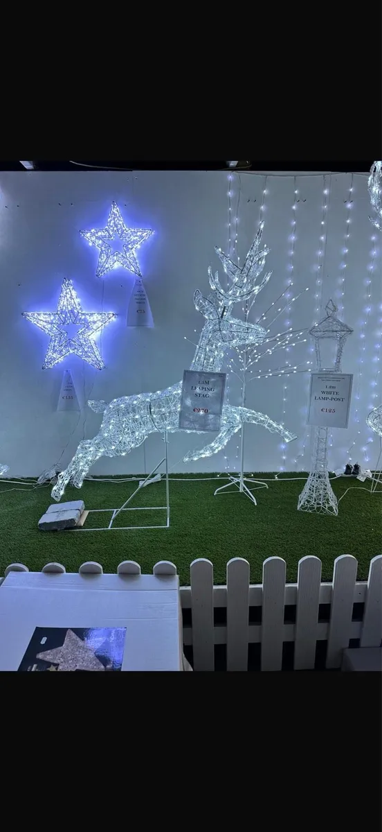 Light up outdoor reindeer - Image 4