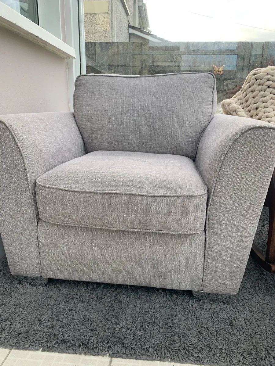 Stylish Grey Armchair - Excellent Condition - Image 3