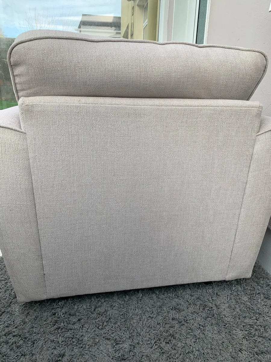 Stylish Grey Armchair - Excellent Condition - Image 4