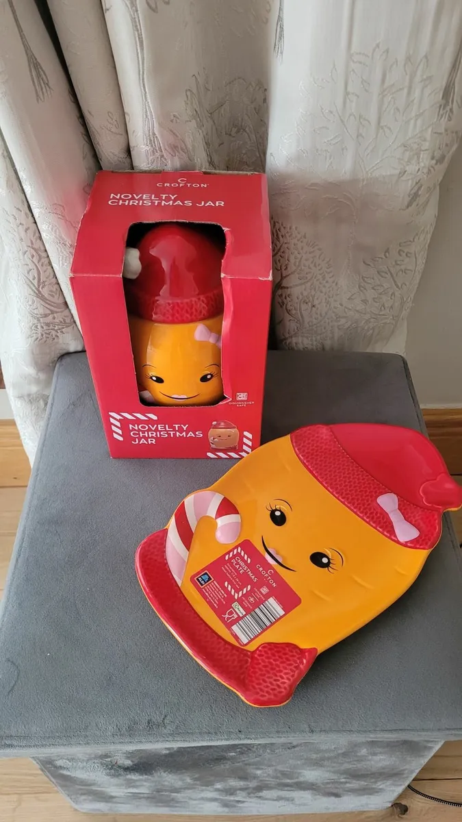 Katie the carrot Christmas jar and plate - Image 1