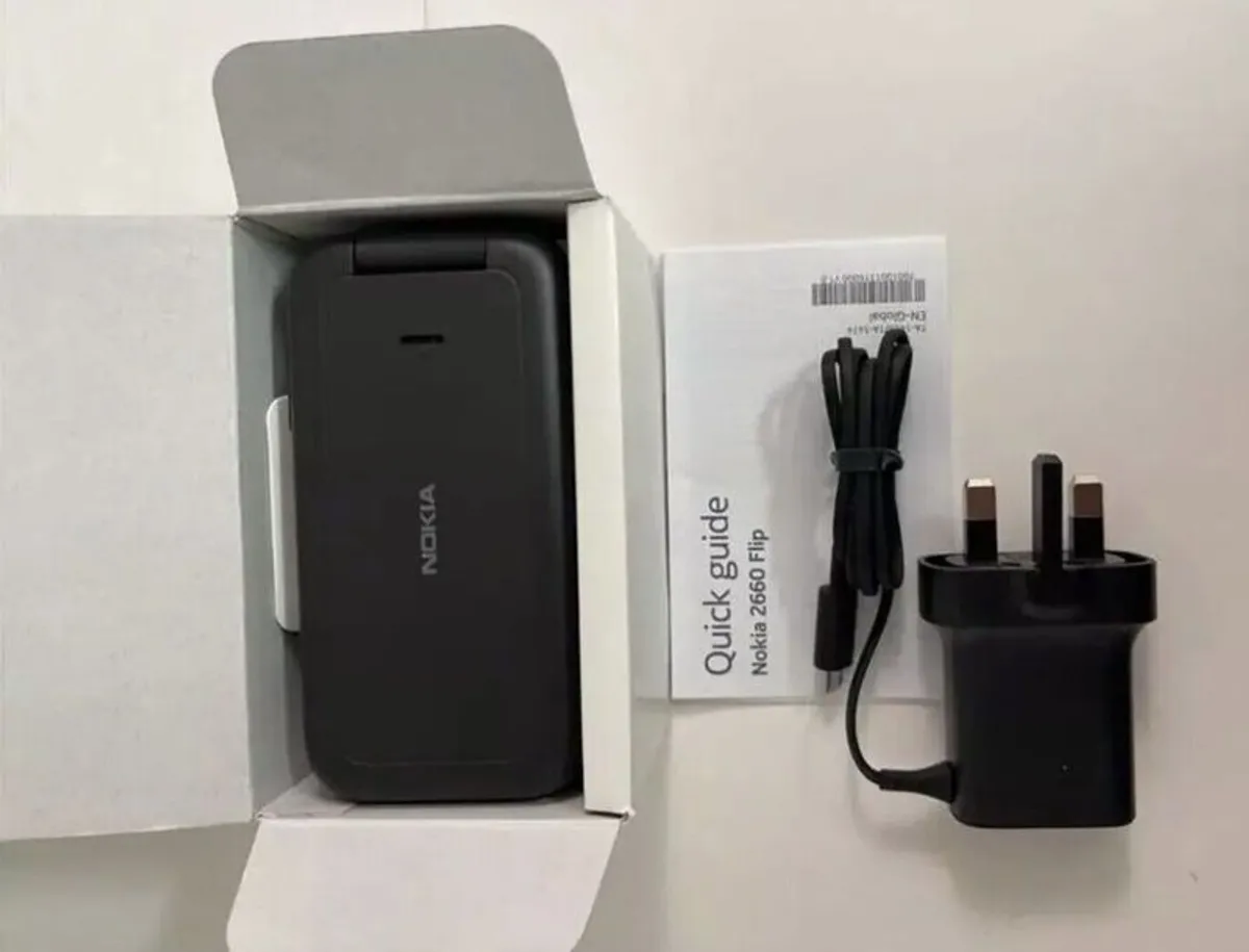 Nokia 2660 (2022) TA-1469  4G Black Dual Screen Unlocked Dual Sim Flip Phone MP3 Player & Wireless FM - Image 2