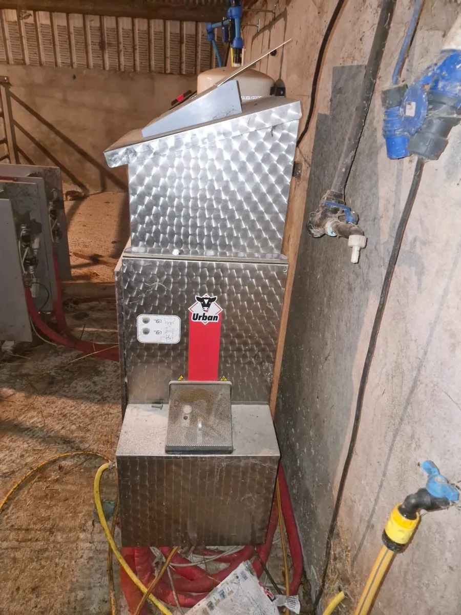 Calf feeder - Image 1