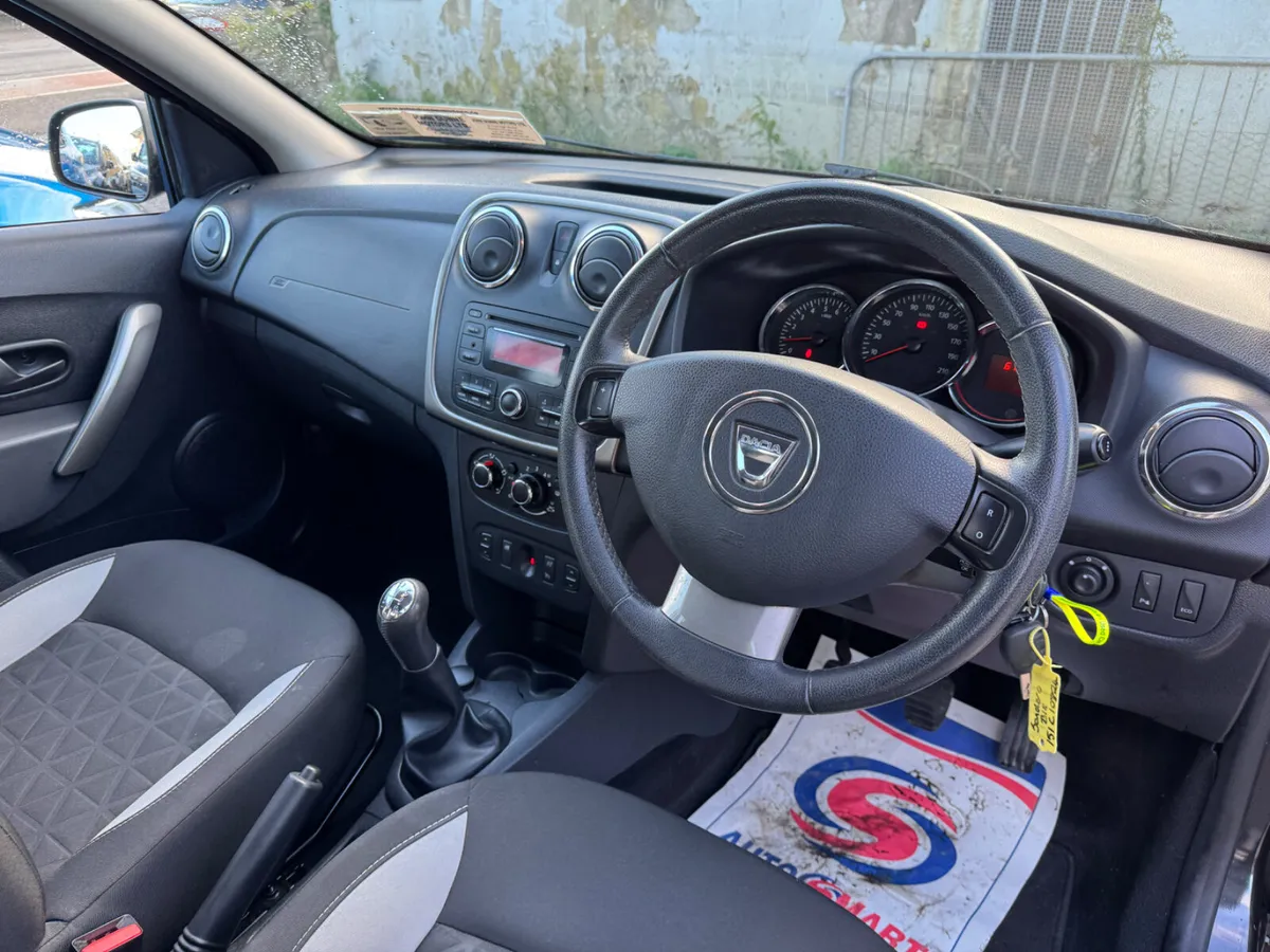 Dacia Sandero Stepway Very low mileage - Image 4