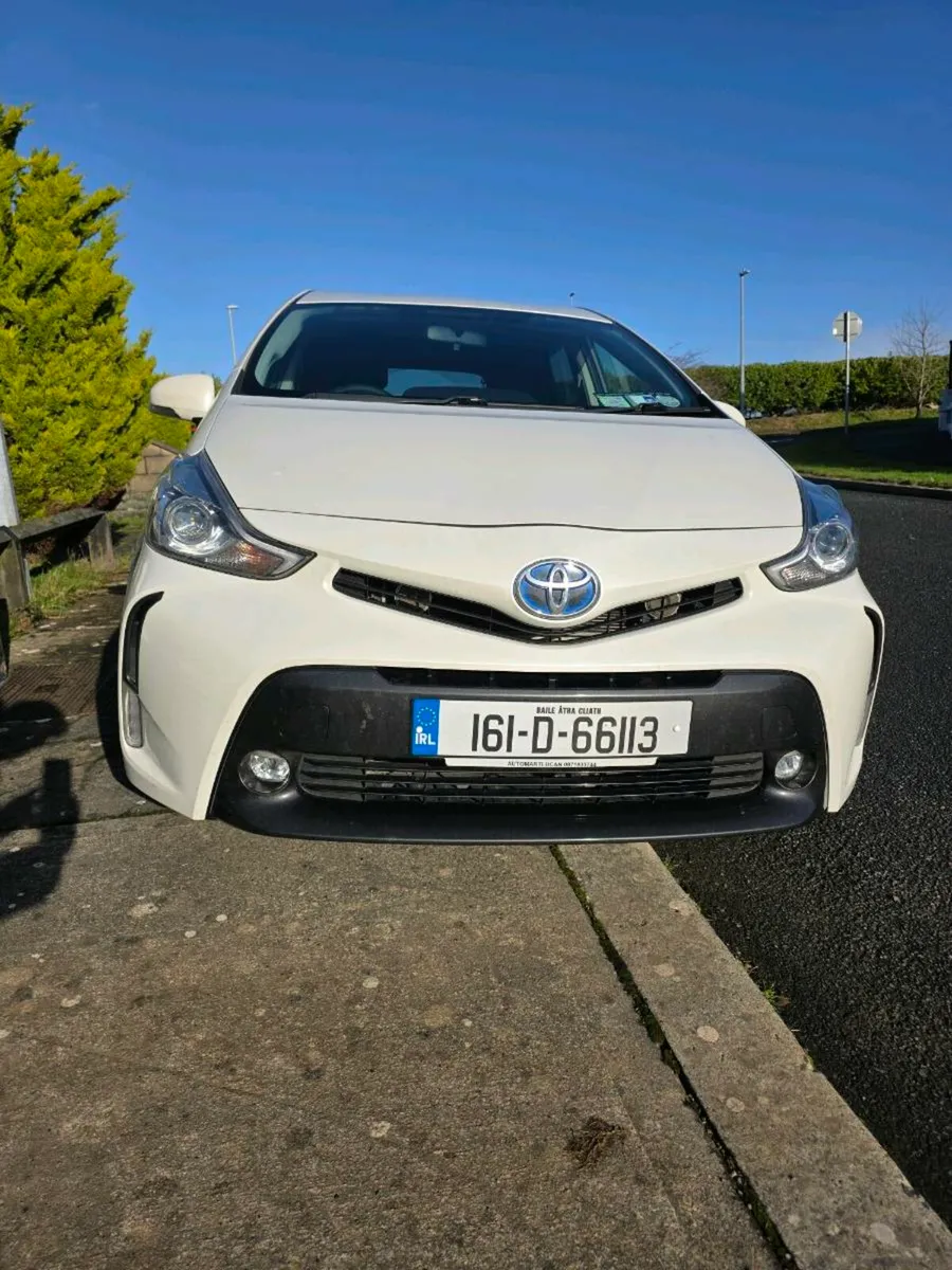 Toyota Prius Alpha 2016 - Image 3