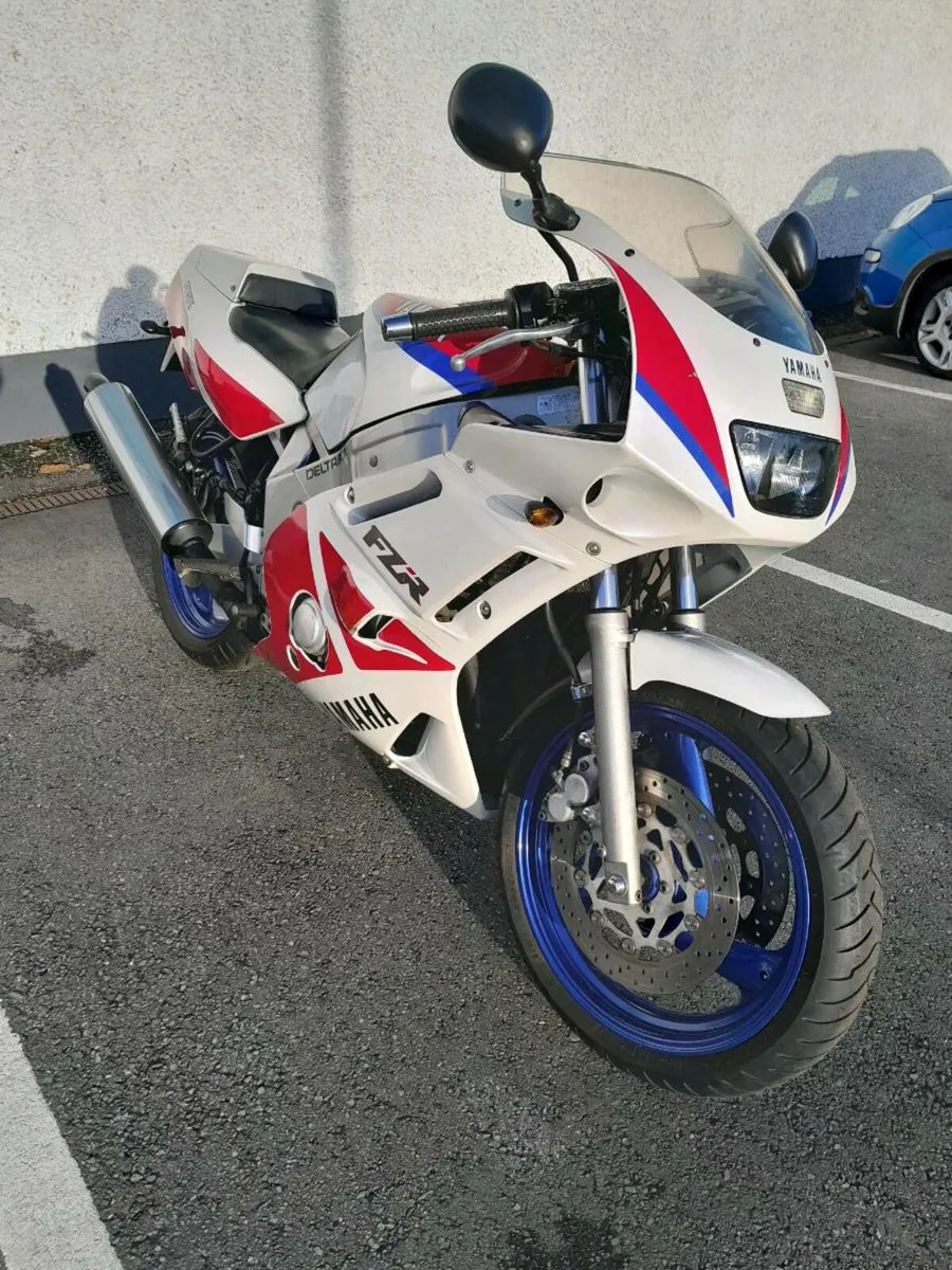 Yamaha Fzr 600 1992 Vintage - Image 4