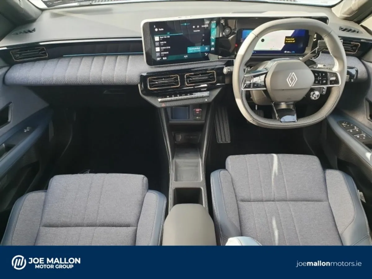 Renault 4 E-Tech Electric Techno 52KWH - Image 4