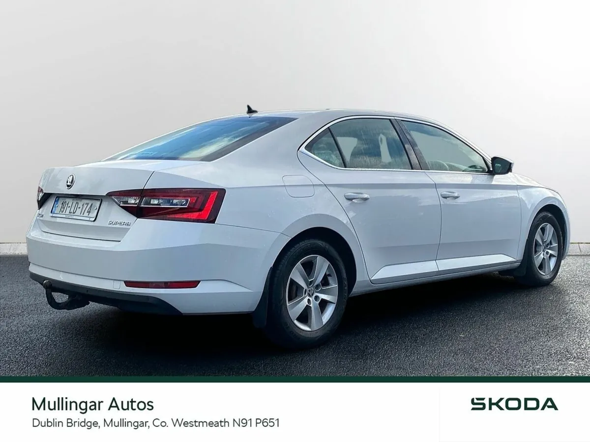 Skoda Superb 2.0 TDI 150bhp Ambition - Image 3