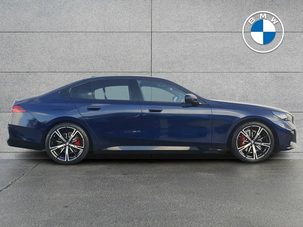 BMW 5-Series 530e M Sport Pro - Image 4