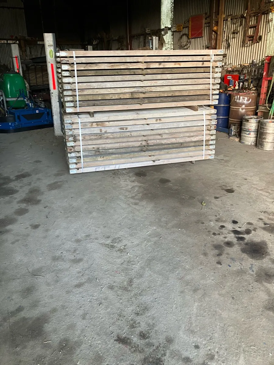 Scaffolding planks - Image 1
