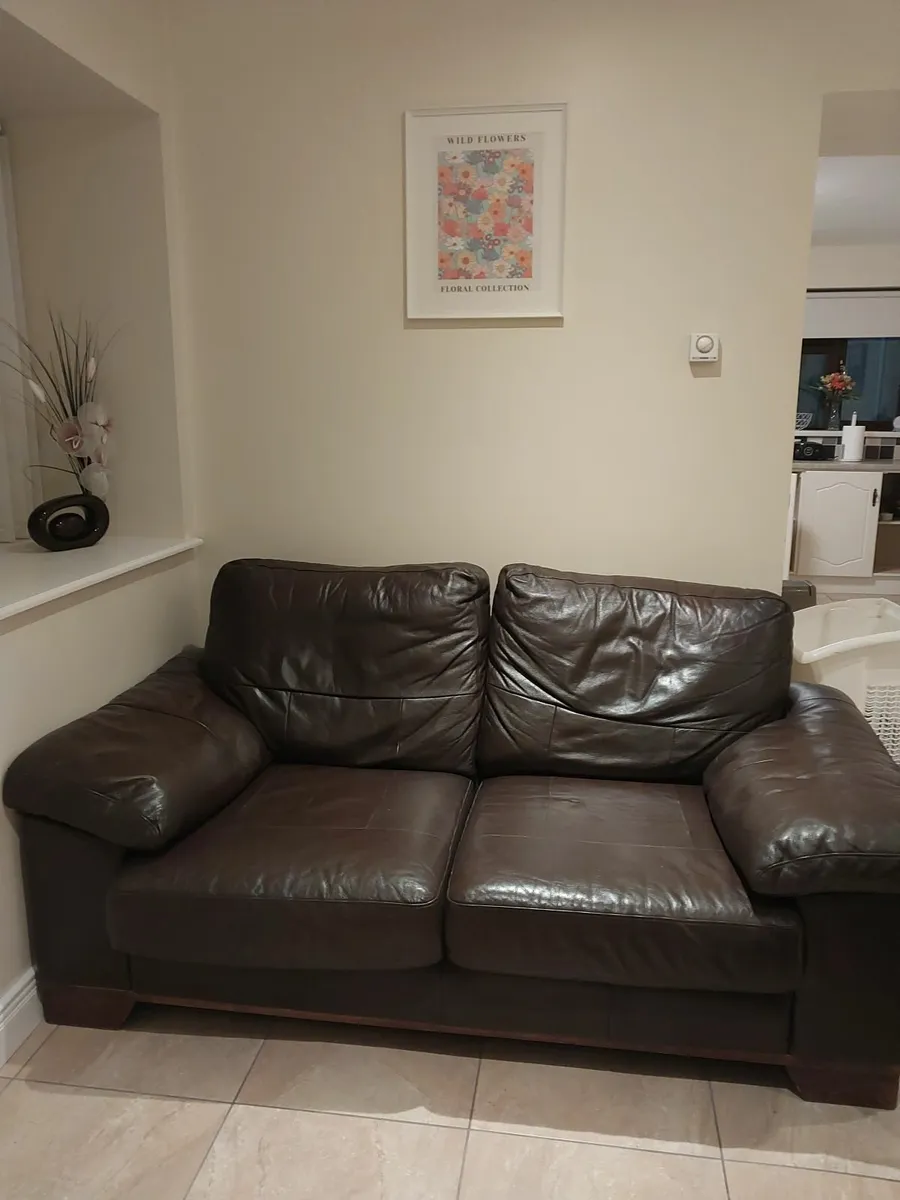 Two seater leather sofa - Image 1