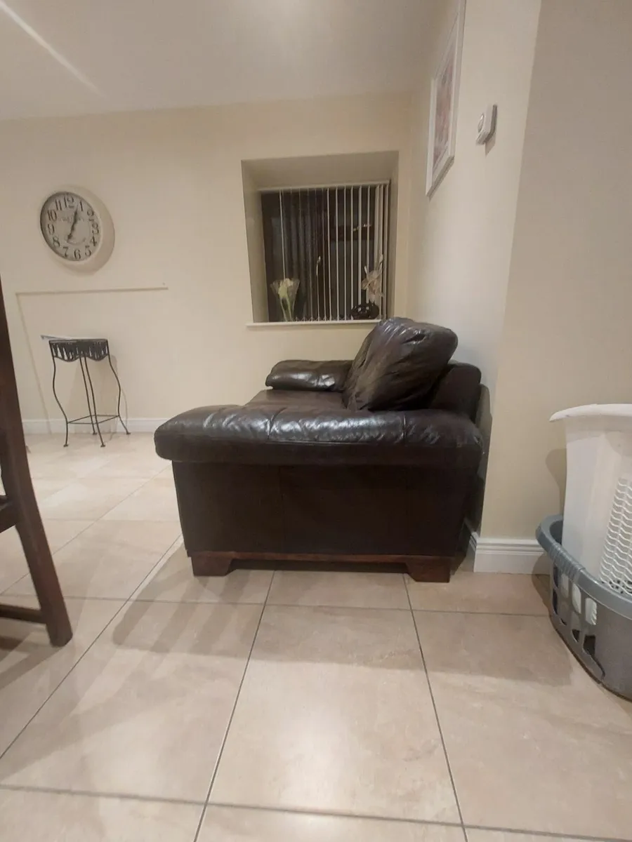 Two seater leather sofa - Image 2