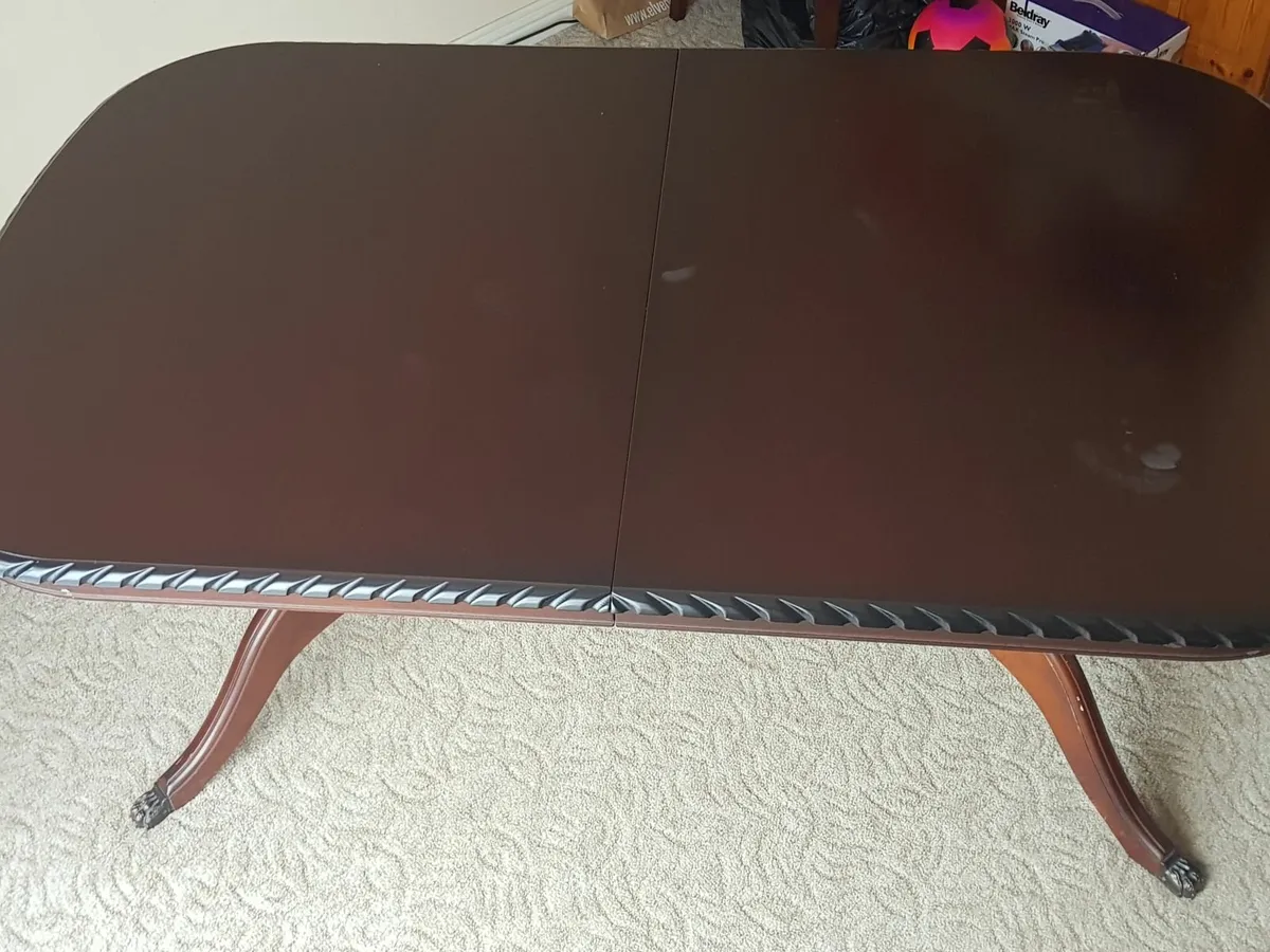 Furniture extendible table plus 4 chairs and 2 car - Image 1