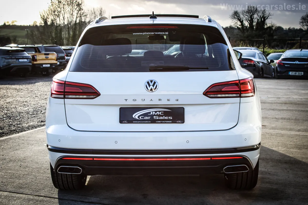 2019 VOLKSWAGEN TOUAREG R-LINE PAN ROOF - Image 4