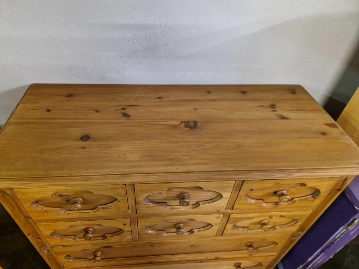Large vintage pine chest of drawers - Image 2