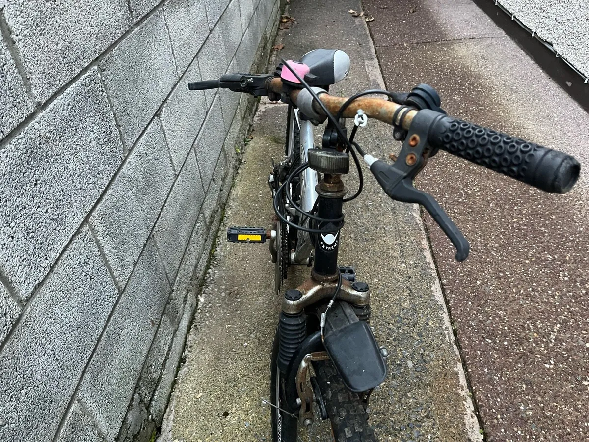 Broken adults bike - Image 3