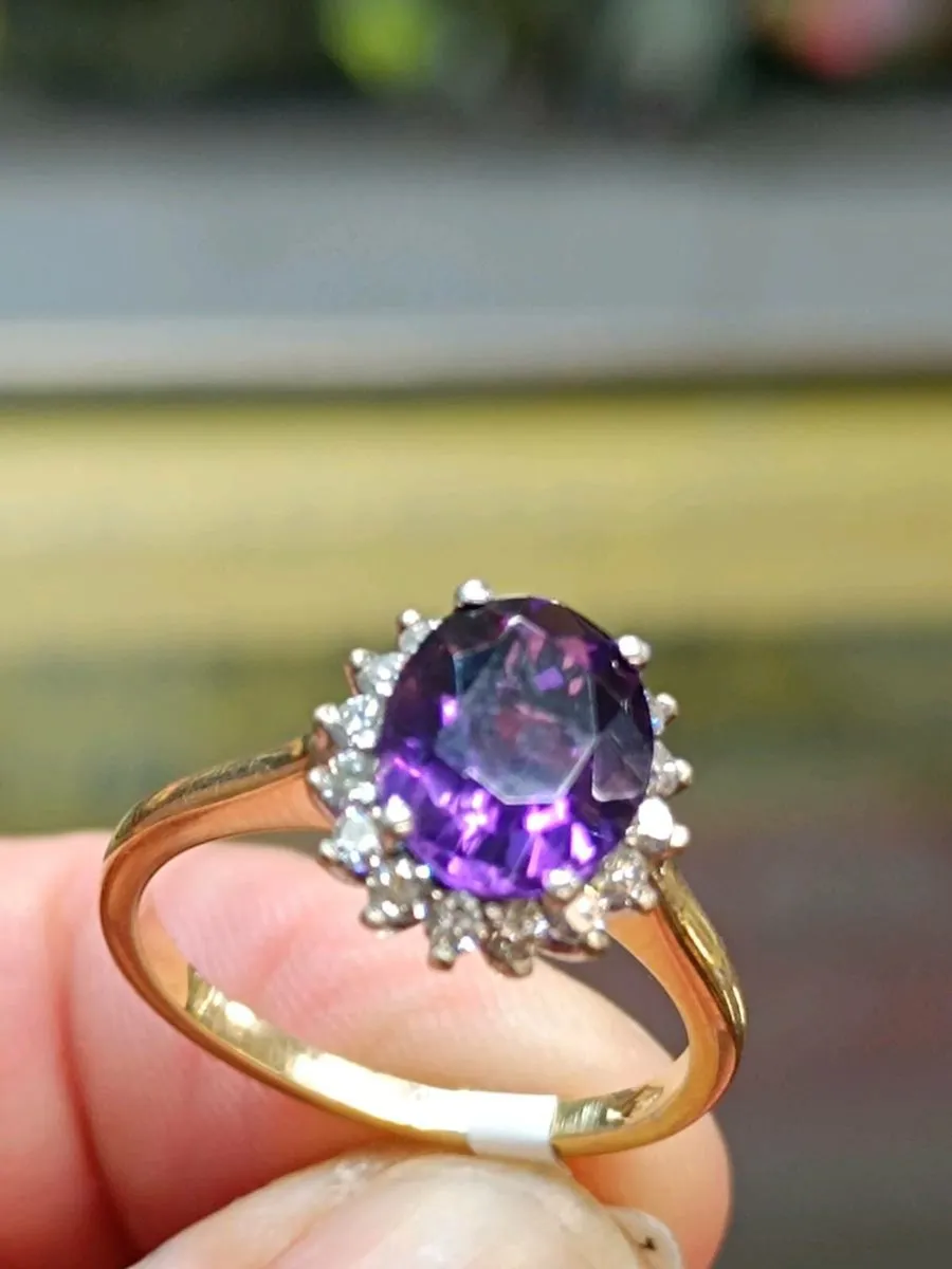 Amethyst & Diamond Ring 18k Yellow Gold - Image 2