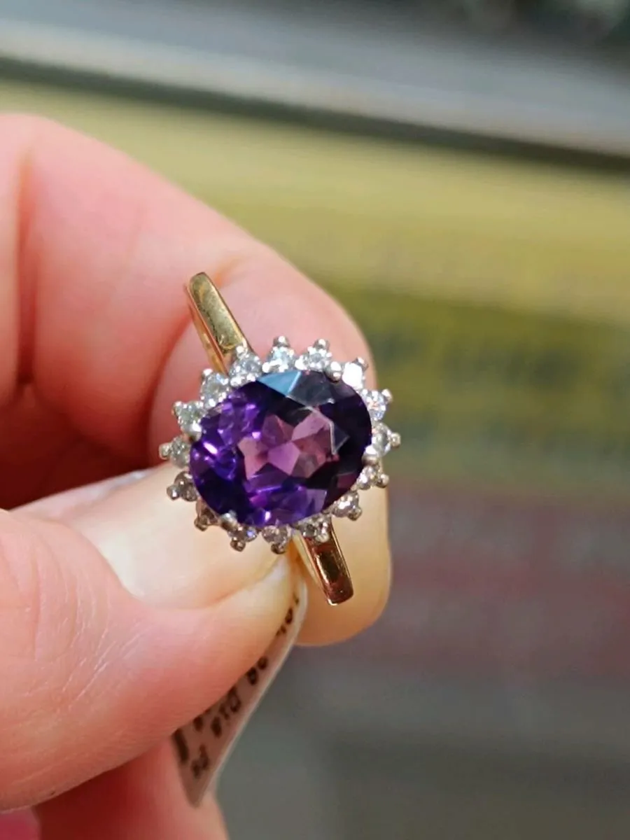 Amethyst & Diamond Ring 18k Yellow Gold - Image 1