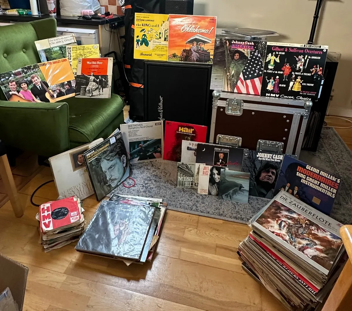 134 Vinyl Albums & 65 singles - all in for 200 - Image 1