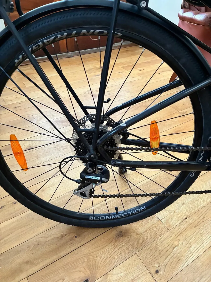 Trek Dual Sport 2 – Adult Hybrid Bike – Excellent - Image 3