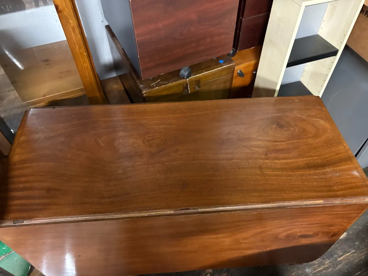An Antique English Georgian mahogany drop leaf - Image 2