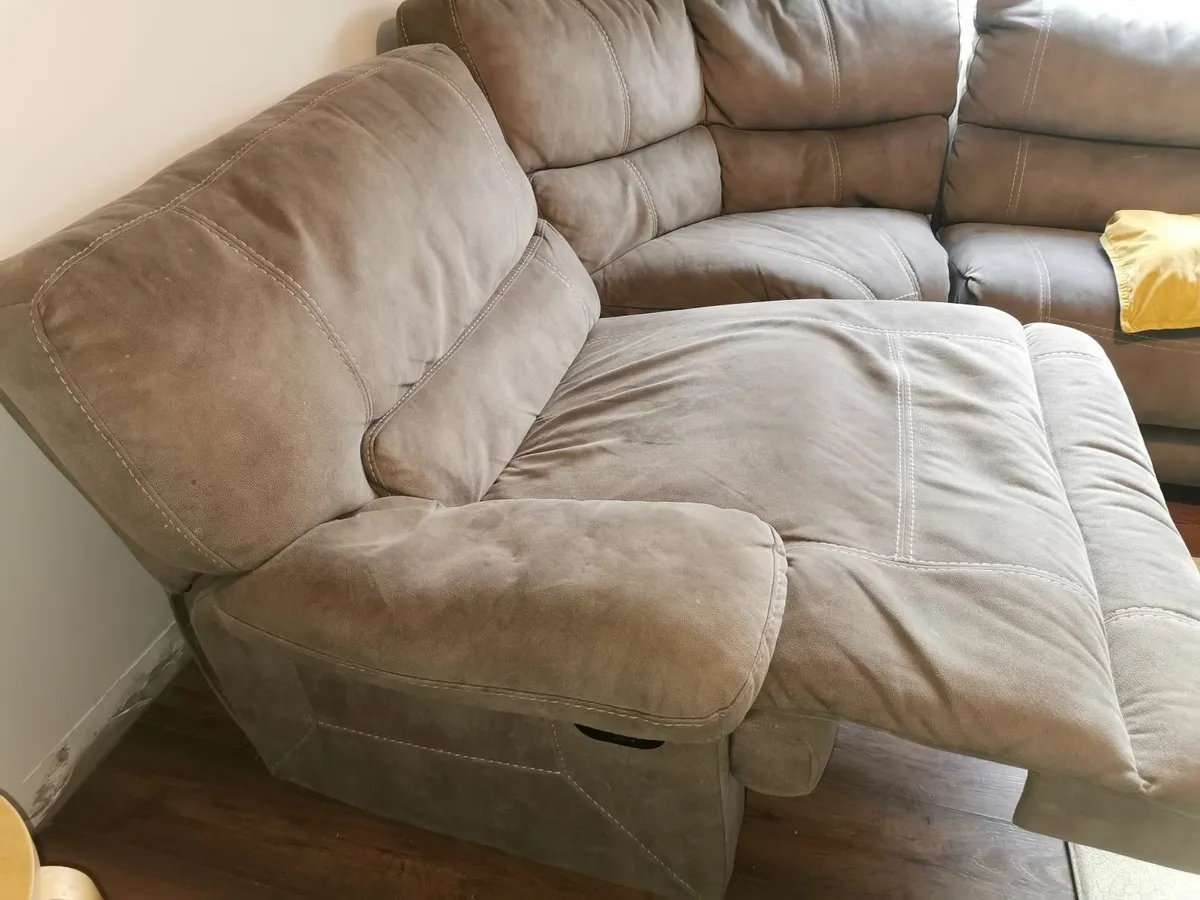 Couch - Image 4