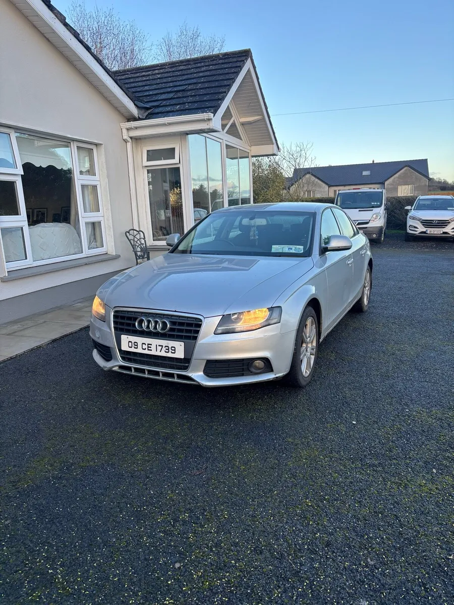 Audi A4 2.0 TDI 2009 - Image 2