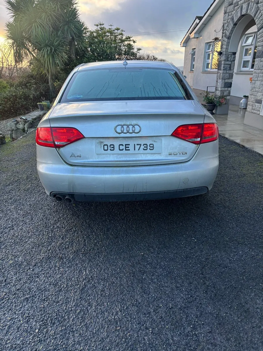 Audi A4 2.0 TDI 2009 - Image 4