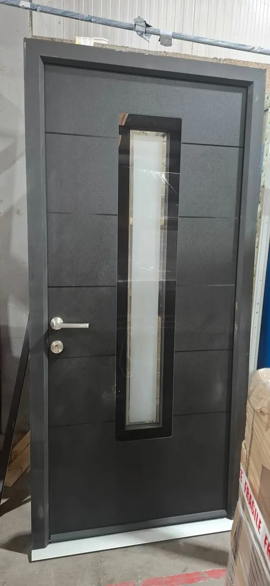 Front door - Image 1