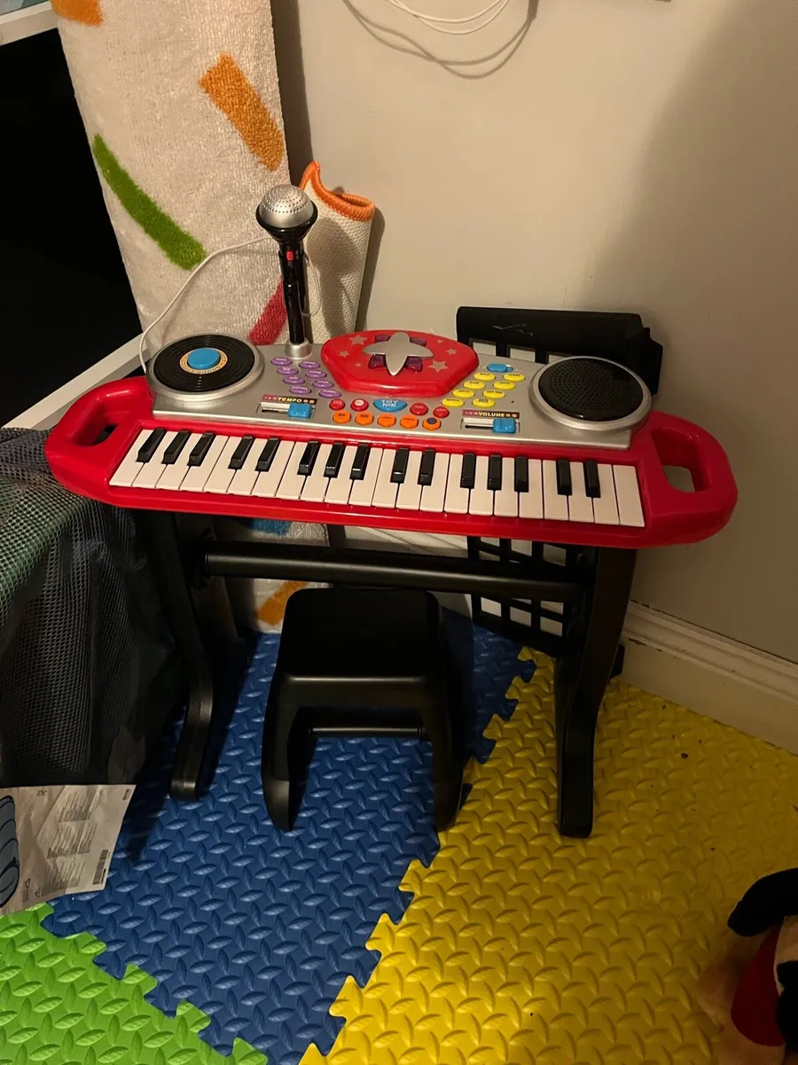 Kids keyboard stool&mic