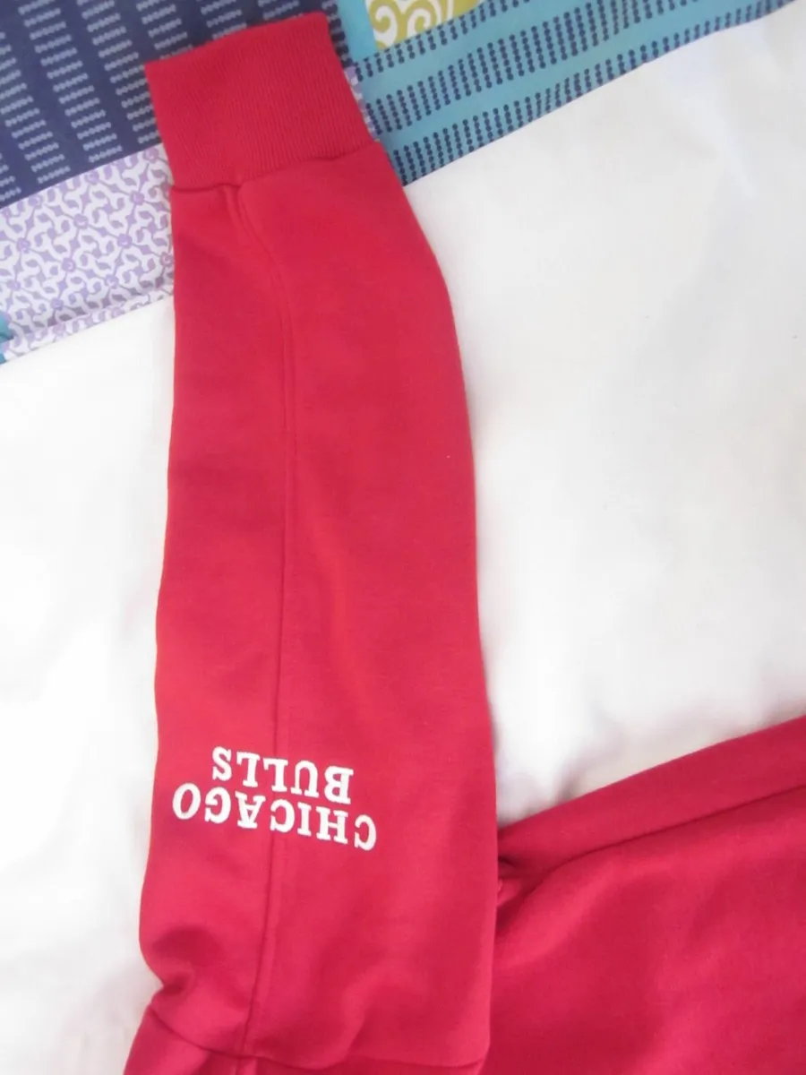 Primark NBA Red Chicago Bulls Pullover Jumper X S - Image 3