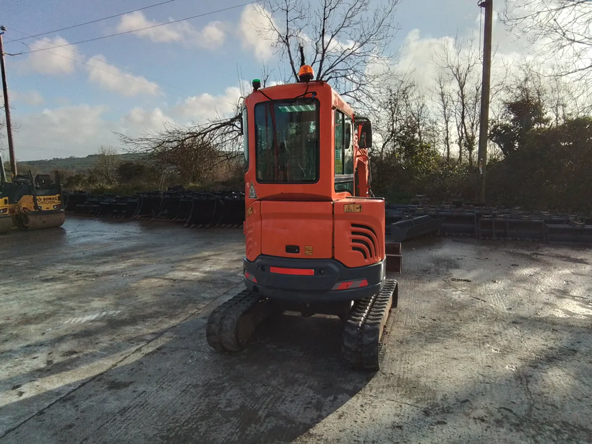 DOOSAN  DX27z   (2017) - Image 2