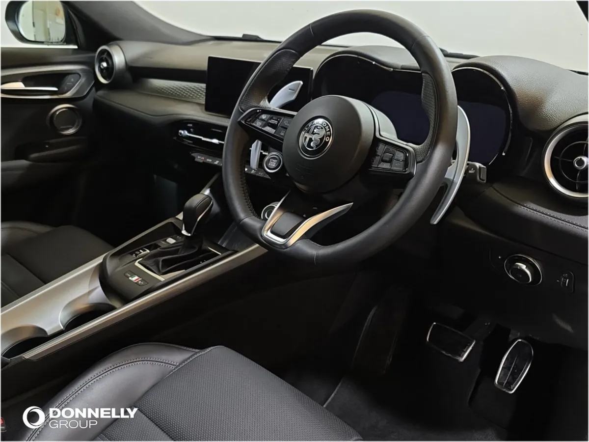 Alfa Romeo Tonale Hatchback Veloce - Image 4