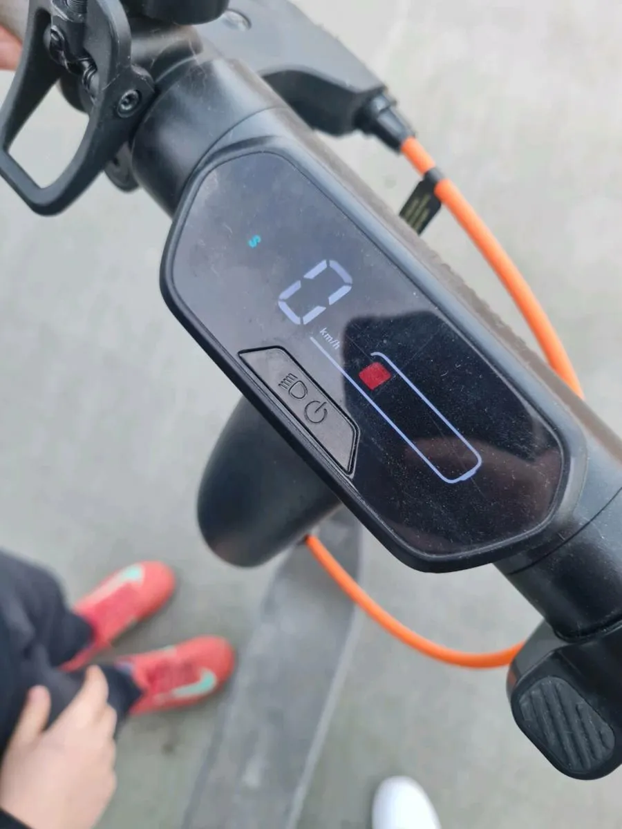 Ninebot scooter - Image 3