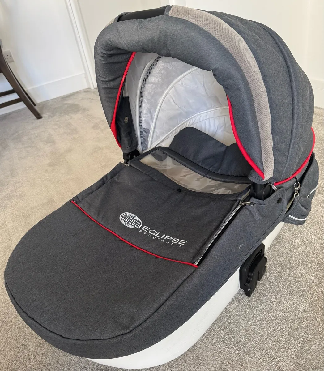 Buggy with Car Seat - Image 4