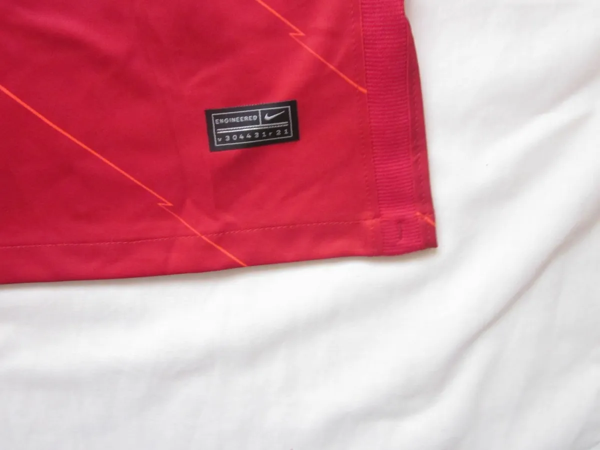 New Liverpool FC Home Shirt 2021/22 XXL - Image 2