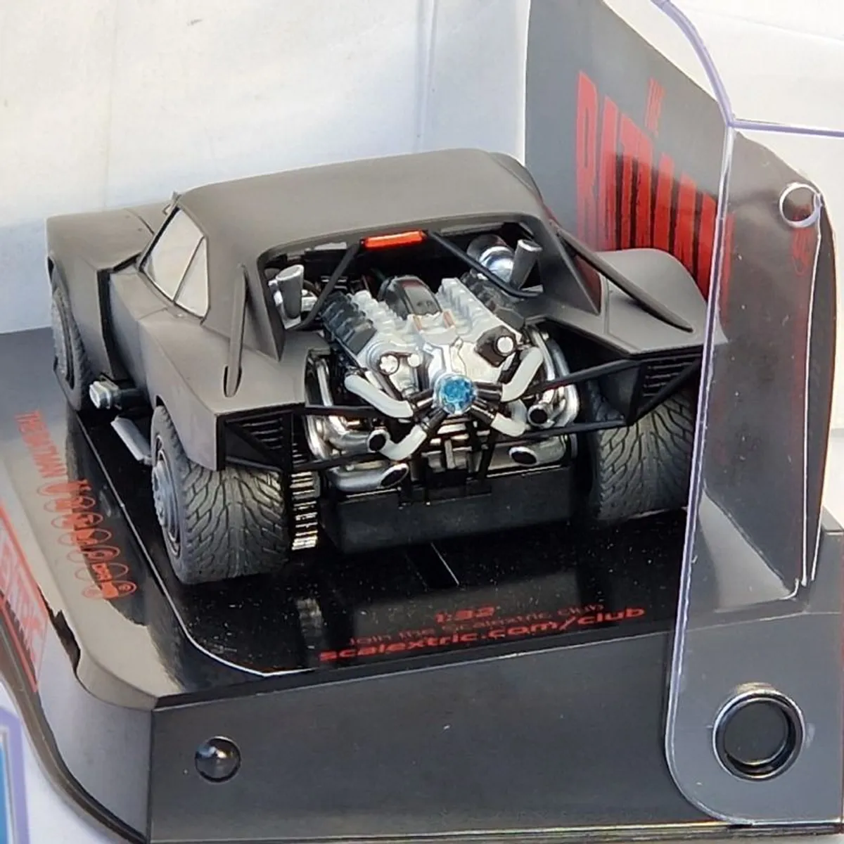 Scalextric Batmobile: The Batman 2022 Slot Car ( C4442 street classic tv ) - Image 4