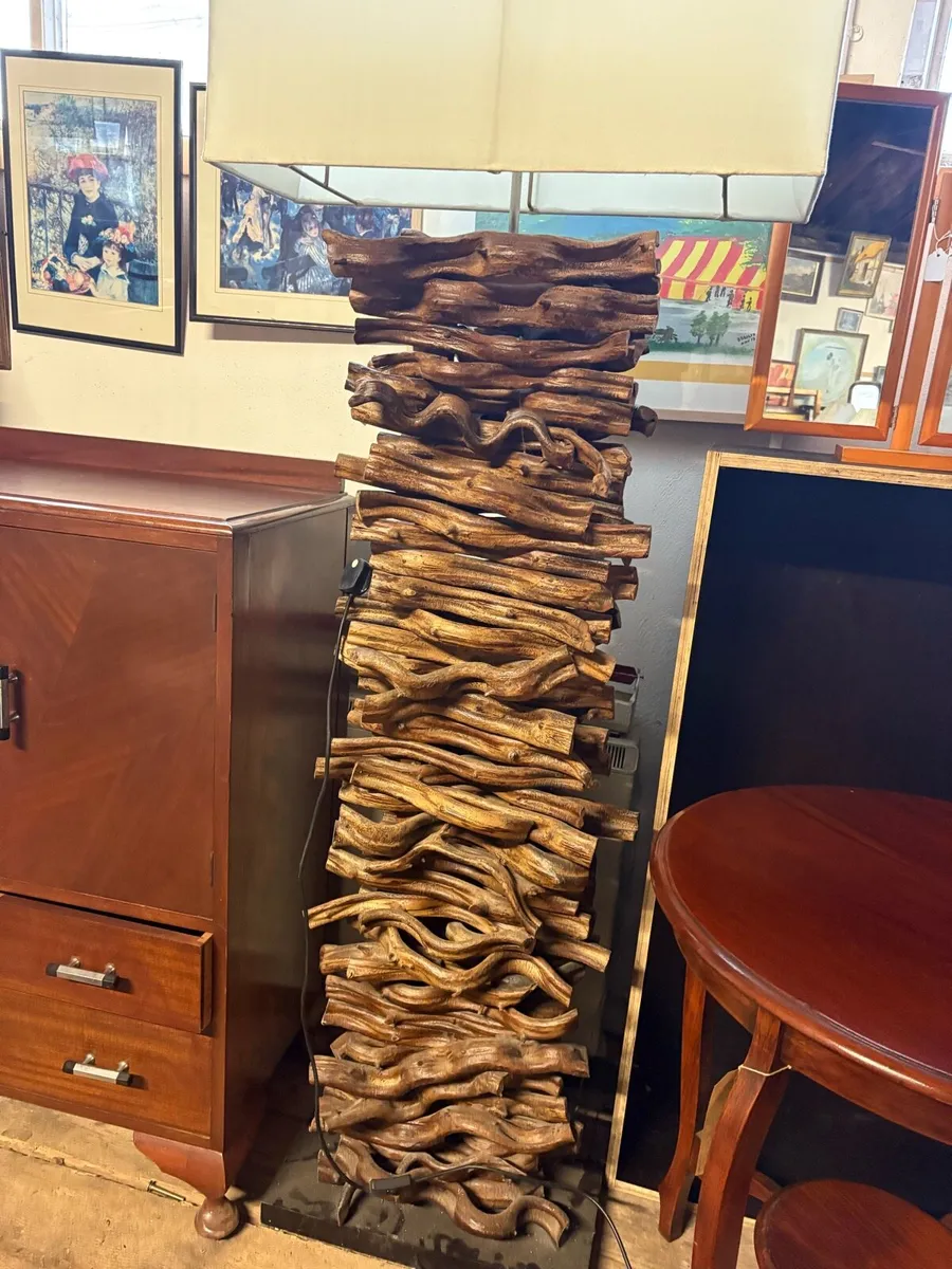 A contemporary driftwood floor lamp with a fabric - Image 4